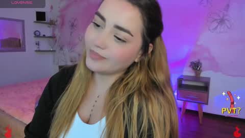 Snapshot of lucia_star_ chatting on February 2025 05:48:01 AM lucia star  online show from February 2025 05:48:01 AM