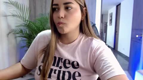 lucia star  online show from January 2026 05:48:01 PM