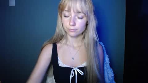 Lucy online show from September 2025 07:56:02 AM