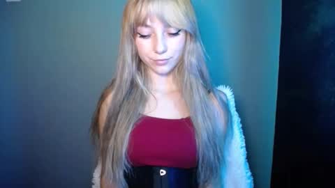 Lucy online show from October 2025 07:01:02 PM