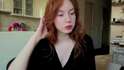 Snapshot of luciacoy chatting on April 2026 04:10:02 PM Lucia online show from April 2026 04:10:02 PM