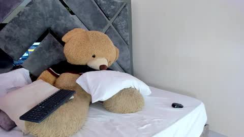 Lucia Gray online show from October 2025 09:33:01 PM