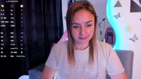 Lucia  online show from November 2025 07:01:02 PM