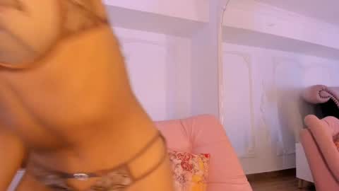 Snapshot of luciana_roa chatting on May 2026 12:55:02 PM Luciana online show from May 2026 12:55:02 PM