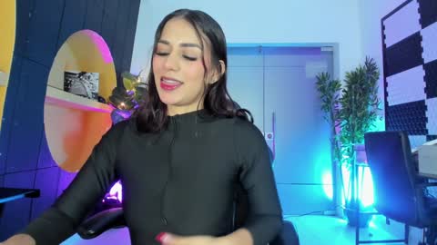    online show from February 2025 02:38:02 AM