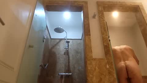 lucianopc online show from September 2025 07:41:02 PM