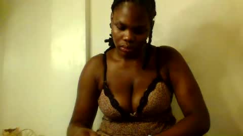 luciaresa online show from July 2026 02:02:01 AM