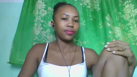 Snapshot of lucie196645 chatting on April 2026 06:05:02 AM lucie196645 online show from April 2026 06:05:02 AM