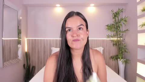 lucie online show from April 2026 05:05:02 PM