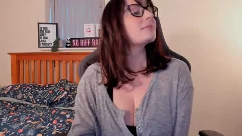 Snapshot of luciewintersuk chatting on January 2025 03:40:02 PM Lucie Winters online show from January 2025 03:40:02 PM