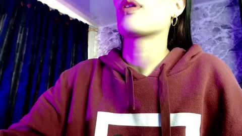 Snapshot of lucii_19 chatting on November 2025 04:07:02 PM Lucia online show from November 2025 04:07:02 PM