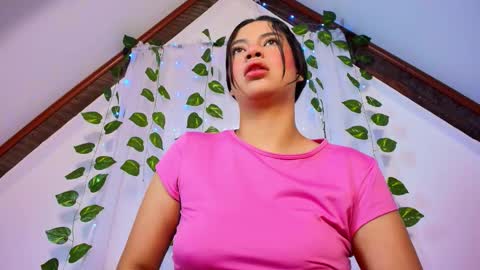 luciia_sweeet online show from December 2025 02:35:02 PM