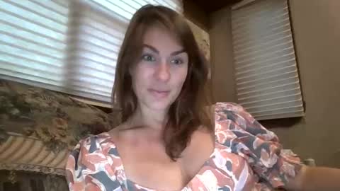 Snapshot of luciousapril chatting on September 2025 11:04:02 PM April online show from September 2025 11:04:02 PM