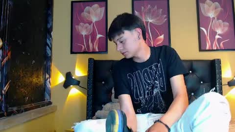 luckk_ online show from April 2026 05:12:02 AM