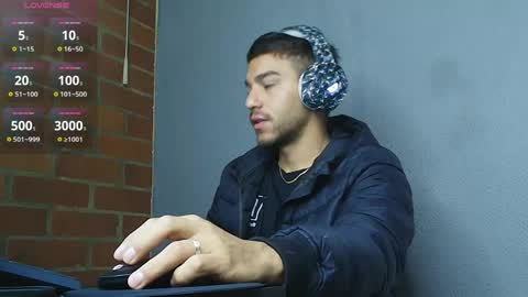 lucky_blessed online show from April 2026 09:23:02 AM