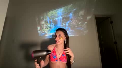 Snapshot of lucky_g3ld chatting on May 2026 04:17:02 AM lucky_g3ld online show from May 2026 04:17:02 AM