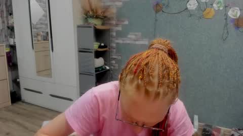 lucky_licky20 online show from December 2025 01:55:02 AM