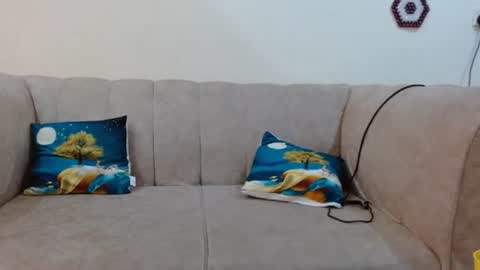 Crisiah online show from February 2025 04:48:02 AM