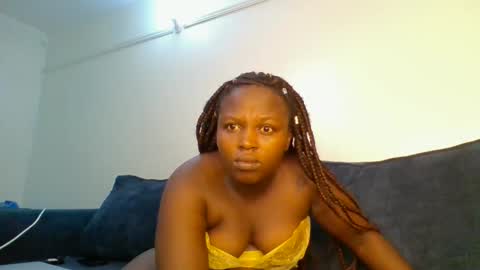 Snapshot of luckyawesome chatting on April 2026 07:00:02 AM Crisiah online show from April 2026 07:00:02 AM