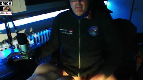 Snapshot of luckyfreak1 chatting on February 2025 10:44:02 PM call me Stefan online show from February 2025 10:44:02 PM