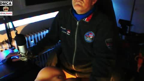 Snapshot of luckyfreak1 chatting on February 2025 06:37:01 AM call me Stefan online show from February 2025 06:37:01 AM