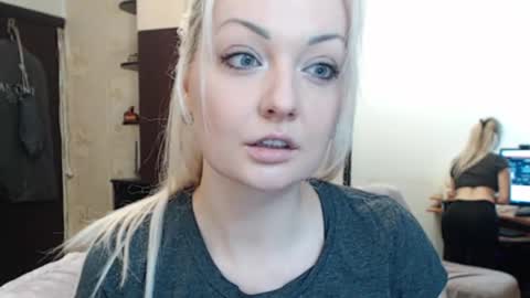 LuckyShot online show from November 2025 04:36:01 PM