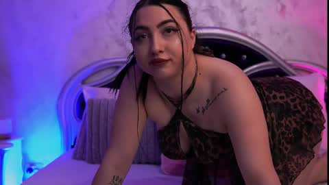 Mia online show from May 2026 06:25:01 PM
