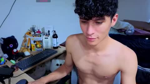 Lu Independent Model online show from November 2025 10:10:01 PM