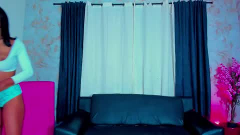 Snapshot of lucretia_love chatting on March 2026 03:56:02 AM luna alice francisco mike online show from March 2026 03:56:02 AM