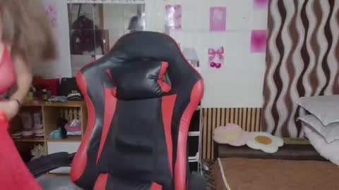 Snapshot of lucsin chatting on April 2026 08:45:02 AM lucsin online show from April 2026 08:45:02 AM