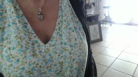 Snapshot of lucy_0000 chatting on April 2026 05:52:02 PM lucy_0000 online show from April 2026 05:52:02 PM