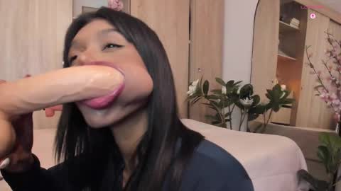 Paula           online show from October 2025 01:00:02 AM