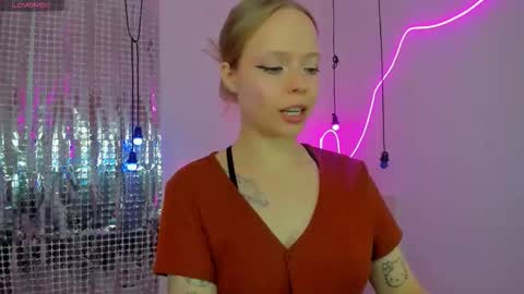 Lucy online show from December 2025 02:03:01 PM