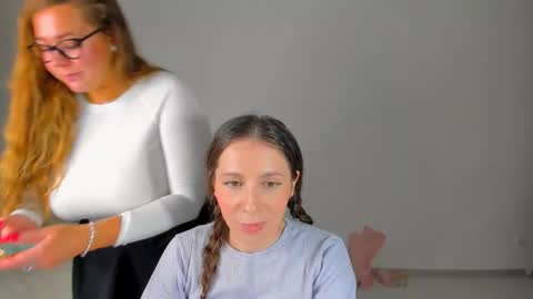 lucy__ray online show from December 2025 05:51:02 PM