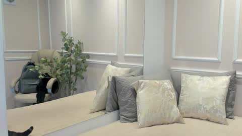 lucy_canel online show from February 2026 11:29:02 AM