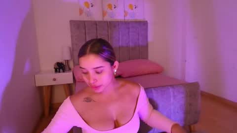 Snapshot of lucy_carson chatting on April 2026 03:40:02 AM lucy online show from April 2026 03:40:02 AM