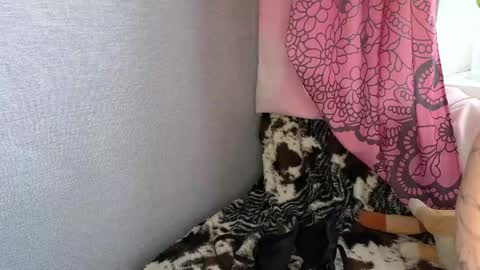 Snapshot of lucy_curvy chatting on April 2026 05:23:01 AM Lucy online show from April 2026 05:23:01 AM