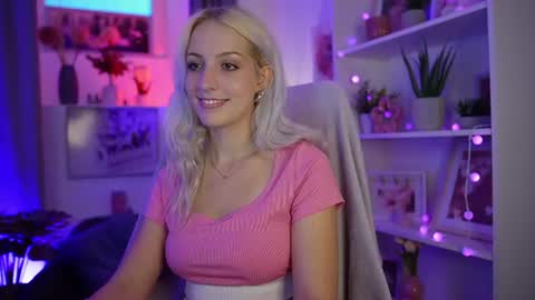 Snapshot of lucy_cutie_ chatting on August 2026 05:59:02 PM Cutie Lucy online show from August 2026 05:59:02 PM