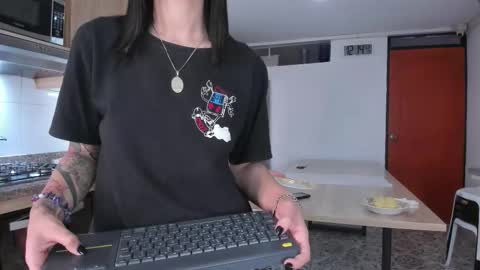 Your Lucy online show from November 2025 05:17:01 AM