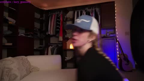 Snapshot of lucy_gooosey chatting on January 2025 03:25:02 AM Lucy. online show from January 2025 03:25:02 AM