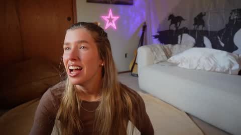 Snapshot of lucy_gooosey chatting on March 2025 11:49:01 PM Lucy. online show from March 2025 11:49:01 PM