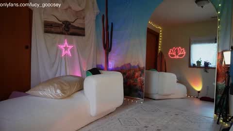 Snapshot of lucy_gooosey chatting on September 2025 11:48:02 PM Lucy. online show from September 2025 11:48:02 PM