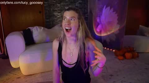 Snapshot of lucy_gooosey chatting on November 2025 12:11:02 AM Lucy. online show from November 2025 12:11:02 AM