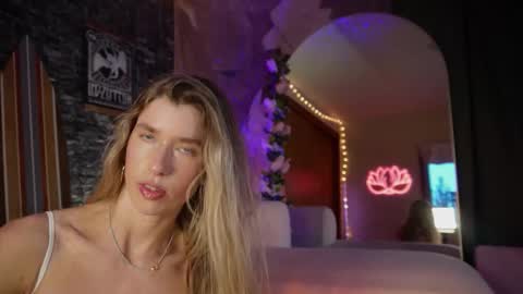 Snapshot of lucy_gooosey chatting on March 2026 02:26:01 AM Lucy. online show from March 2026 02:26:01 AM