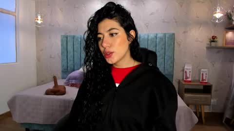 Lucy Greys online show from October 2025 11:51:02 AM