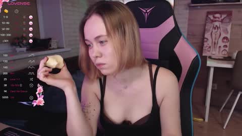 Lucy online show from November 2025 08:30:01 PM