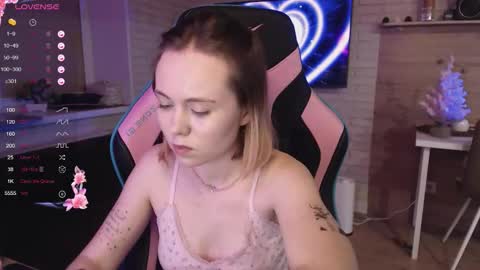 Lucy online show from December 2025 09:09:01 PM