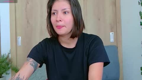 Snapshot of lucy_monroe_ chatting on April 2026 02:32:02 PM Lucy online show from April 2026 02:32:02 PM