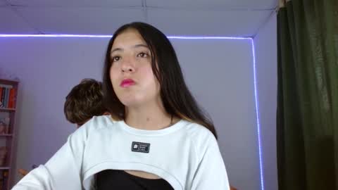 lucy_y_jacob online show from September 2025 10:25:01 PM