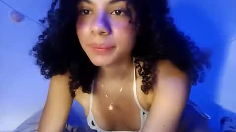 Snapshot of lucybellea chatting on April 2026 04:24:02 AM Lucia online show from April 2026 04:24:02 AM